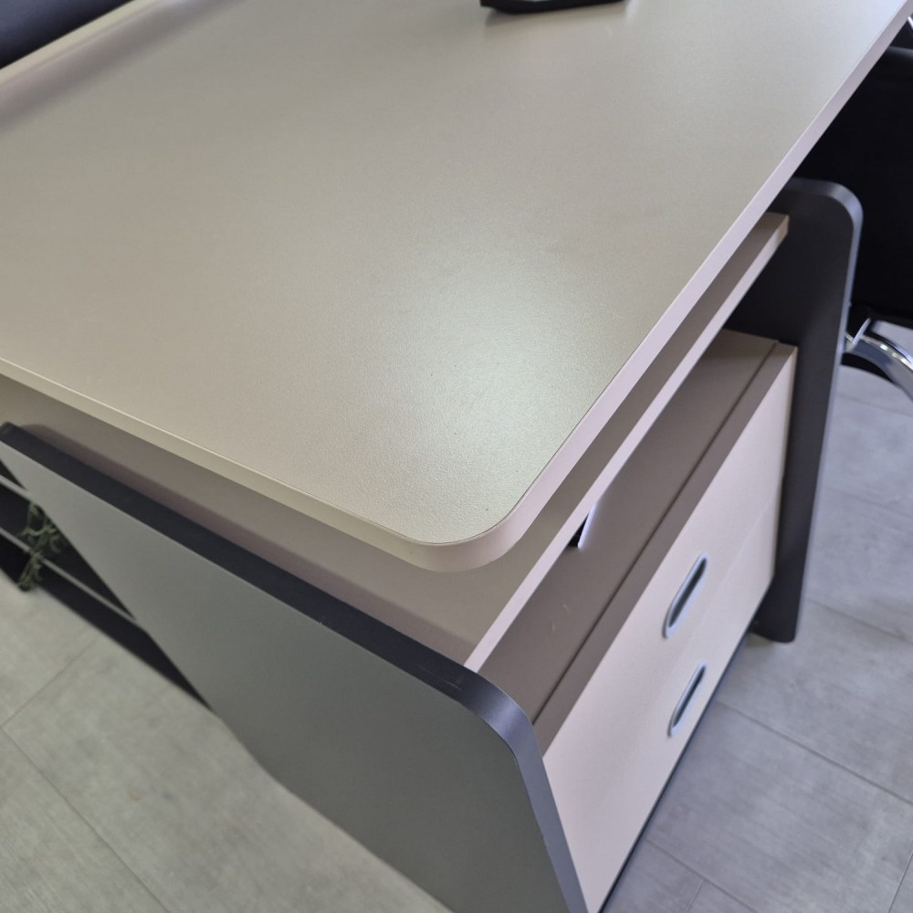 Qatar For Four Person Desk Workstation