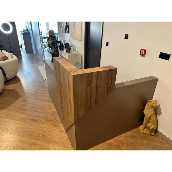 Reception_Desk