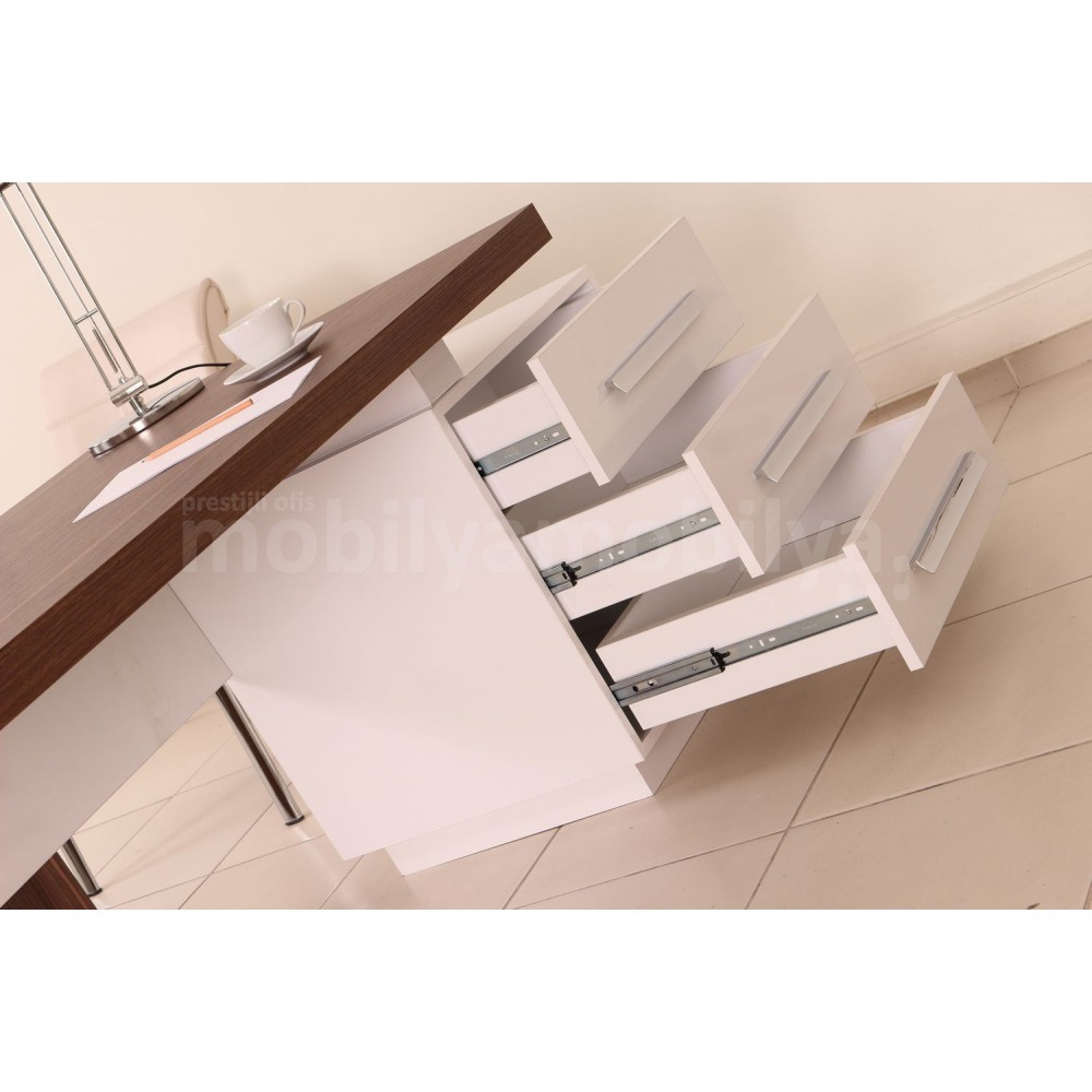 Canberra Executive Team Victory Walnut