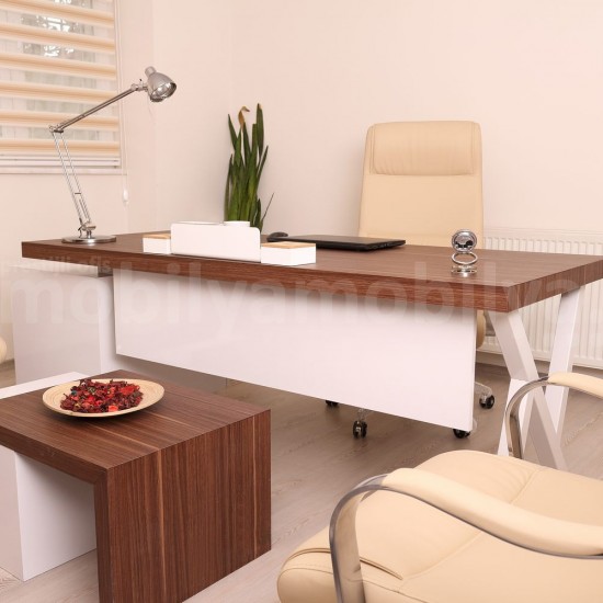 Canberra Executive Team Victory Walnut