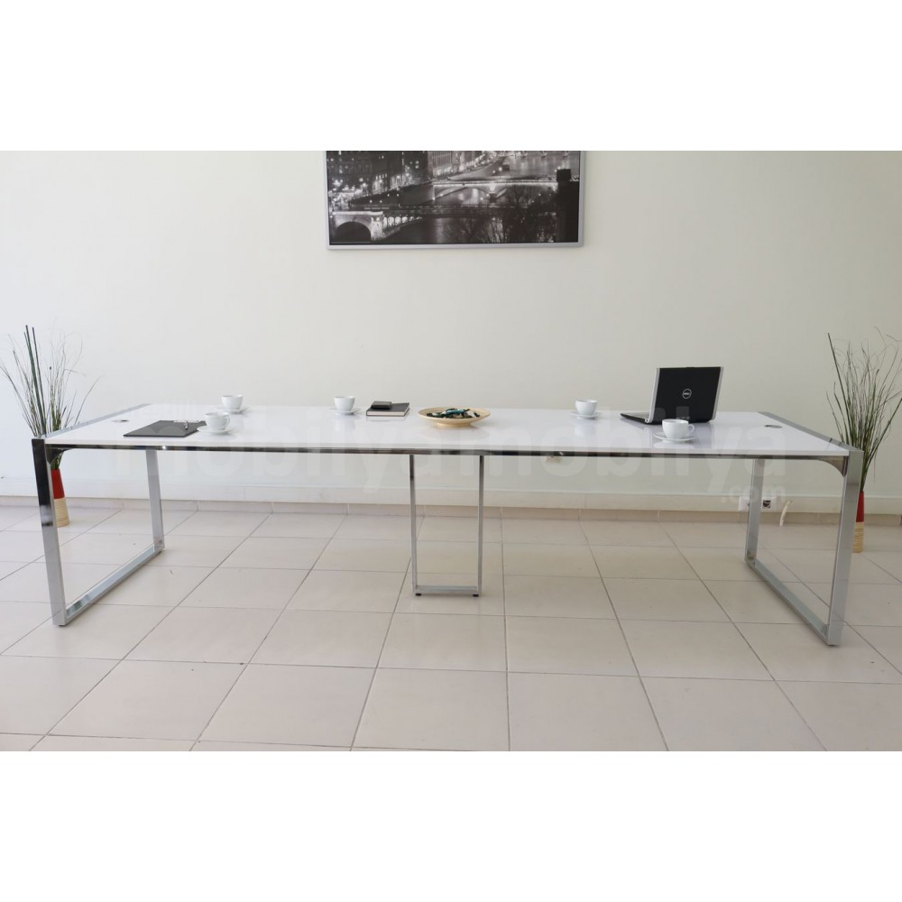 Big Apple Meeting Table