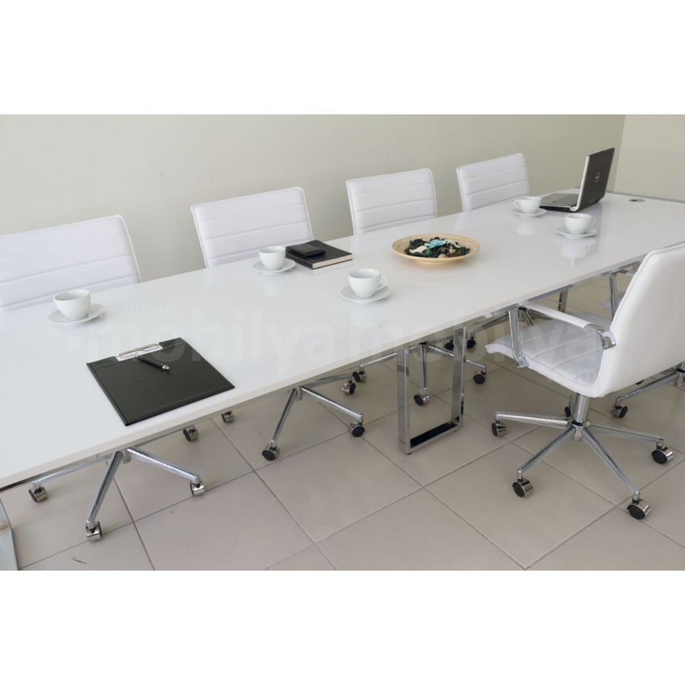 Big Apple Meeting Table